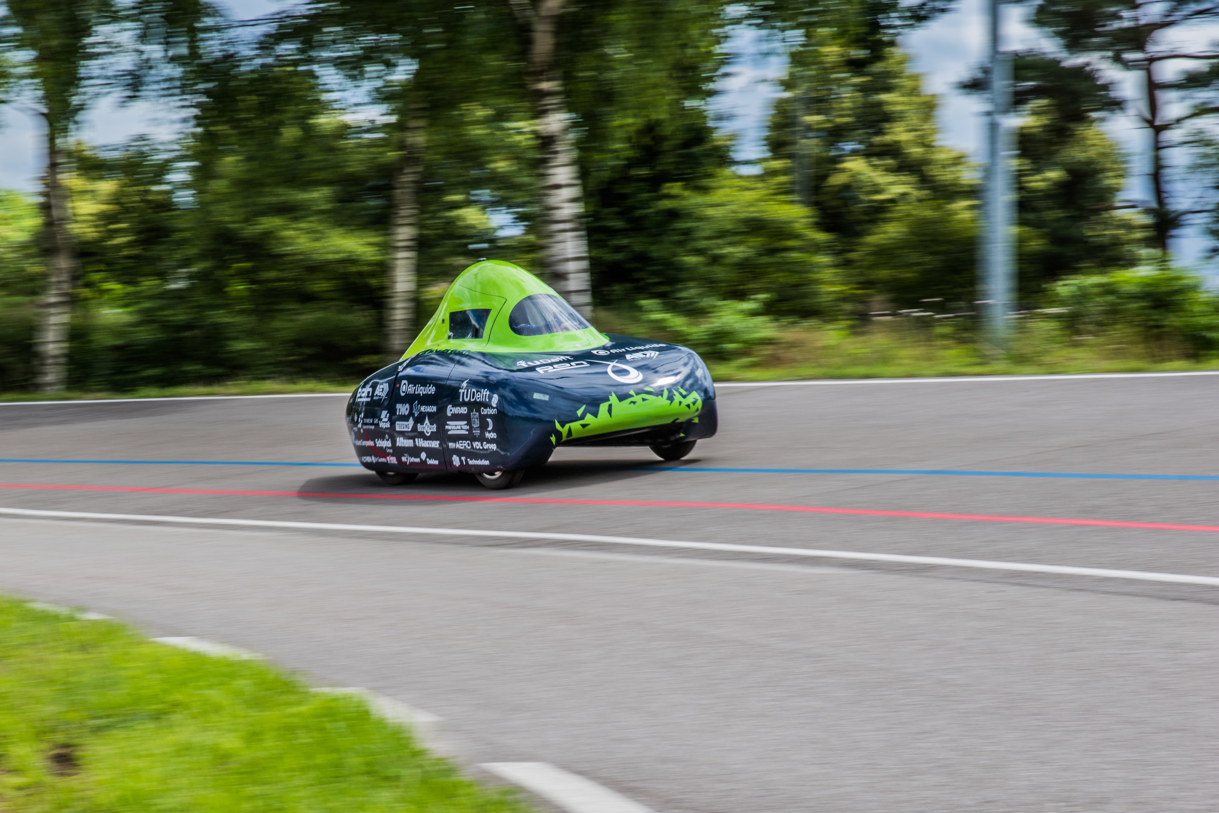 氫動(dòng)力汽車(chē)行駛1196公里,再次打破世界紀(jì)錄 .jpg