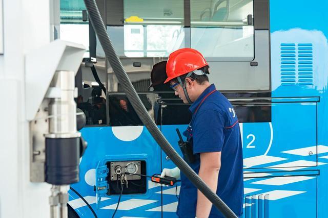 往返市區和港區,嘉興市又上線一批氫能公交車.jpeg 往返市區和港區,嘉興市又上線一批氫能公交車.jpeg