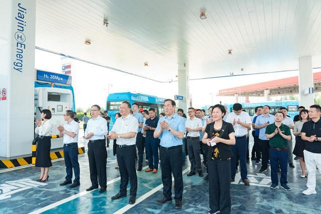 往返市區和港區,嘉興市又上線一批氫能公交車.jpeg 往返市區和港區,嘉興市又上線一批氫能公交車.jpeg