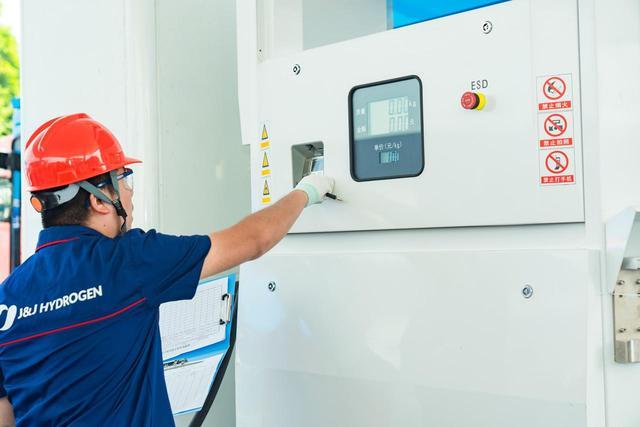 往返市區和港區,嘉興市又上線一批氫能公交車.jpeg 往返市區和港區,嘉興市又上線一批氫能公交車.jpeg