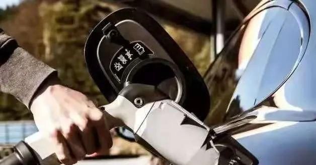 從電力到氫氣,俄羅斯汽車工業出現了變化的跡象.jpg 從電力到氫氣,俄羅斯汽車工業出現了變化的跡象.jpg