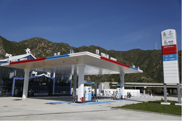 4座服務(wù)冬奧會(huì)的中石化加氫站正式投入運(yùn)營(yíng),為“綠色冬奧”賦能.jpg 4座服務(wù)冬奧會(huì)的中石化加氫站正式投入運(yùn)營(yíng),為“綠色冬奧”賦能.jpg