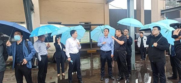 張克軍副廳長帶隊(duì)就二氧化碳加氫制甲醇技術(shù)開展實(shí)地調(diào)研.jpg 張克軍副廳長帶隊(duì)就二氧化碳加氫制甲醇技術(shù)開展實(shí)地調(diào)研.jpg