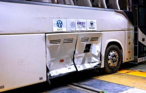 歐輝氫燃料客車通過國內(nèi)首次碰撞試驗,“護奧”實力贏得了央視的贊許!.jpg 歐輝氫燃料客車通過國內(nèi)首次碰撞試驗,“護奧”實力贏得了央視的贊許!.jpg