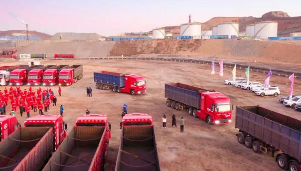 重新出發、氫程啟航,伊金霍洛旗舉行氫能重卡運營啟動儀式.jpg 重新出發、氫程啟航,伊金霍洛旗舉行氫能重卡運營啟動儀式.jpg