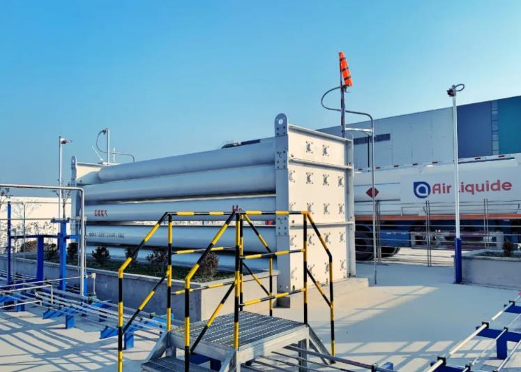 建設(shè)國際氫能谷!上海臨港新片區(qū)平霄路油氫合建站正式投運(yùn).jpg 建設(shè)國際氫能谷!上海臨港新片區(qū)平霄路油氫合建站正式投運(yùn).jpg