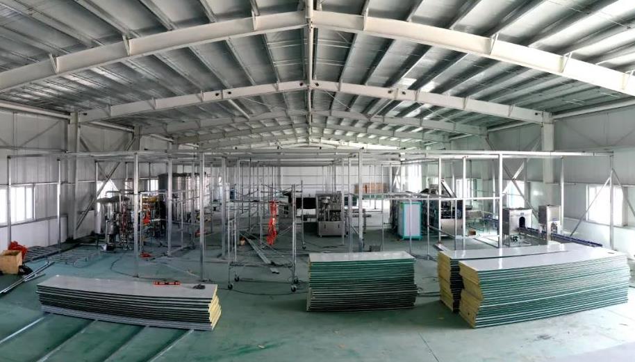 年產50萬桶純凈水150萬袋富氫水建設項目正在和碩加緊建設中.jpg 年產50萬桶純凈水150萬袋富氫水建設項目正在和碩加緊建設中.jpg