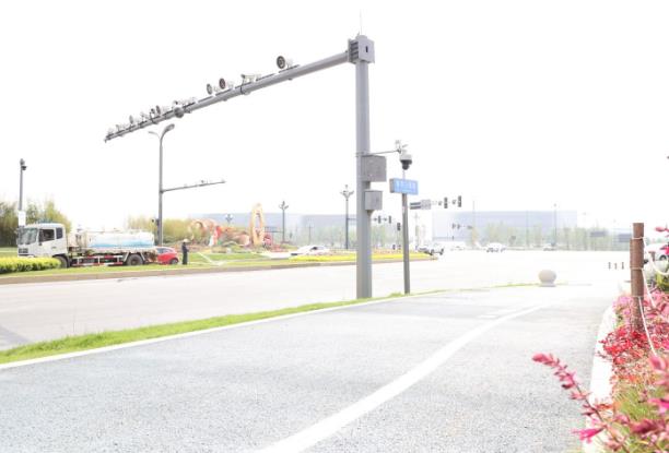 當野馬氫能公交遇到智能網(wǎng),大運直聯(lián)通道上的智能網(wǎng)聯(lián)公交即將到來.jpg 當野馬氫能公交遇到智能網(wǎng),大運直聯(lián)通道上的智能網(wǎng)聯(lián)公交即將到來.jpg