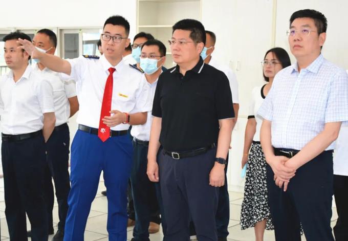 蘇永忠考察調研氫能源有軌電車的運營成本及安全管理等情況 蘇永忠考察調研氫能源有軌電車的運營成本及安全管理等情況