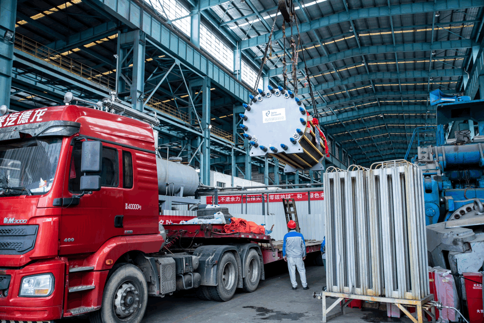 考克利爾競立成功舉行新疆庫車綠氫示范項目首批4臺1000Nm3/h電解槽發運儀式! 考克利爾競立成功舉行新疆庫車綠氫示范項目首批4臺1000Nm3/h電解槽發運儀式!