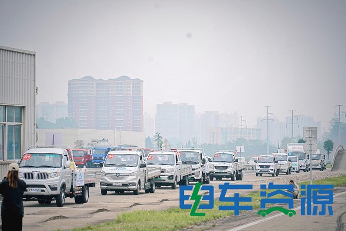 17 參賽車型_副本 700.jpg