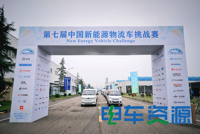 10 等待發車_副本 700.jpg