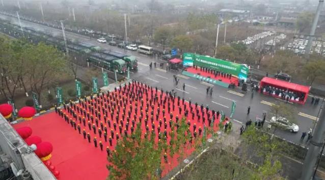 構建綠色物流“氫”模式!鵬飛集團首批百輛氫能重卡示范運營.jpg 構建綠色物流“氫”模式!鵬飛集團首批百輛氫能重卡示范運營.jpg