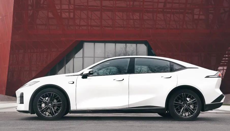 深藍汽車榮獲2022年企業標準“領跑者”證書!.jpg 深藍汽車榮獲2022年企業標準“領跑者”證書!.jpg