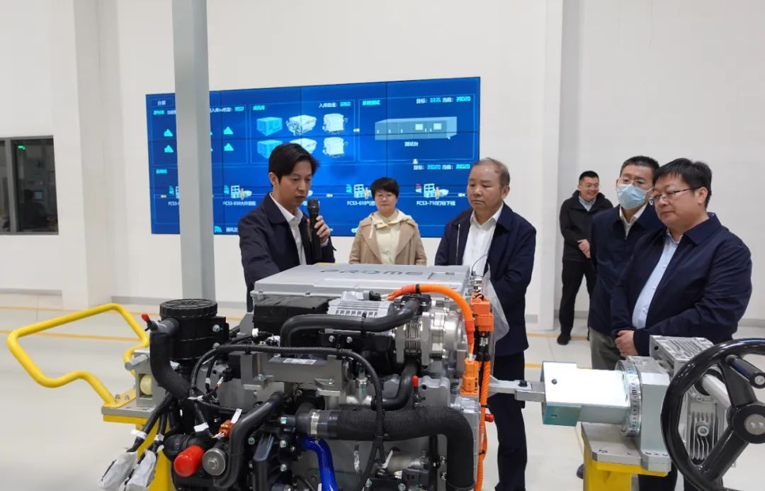 國家能源局總工程師向海平一行赴內蒙古捷氫科技調研.jpg 國家能源局總工程師向海平一行赴內蒙古捷氫科技調研.jpg