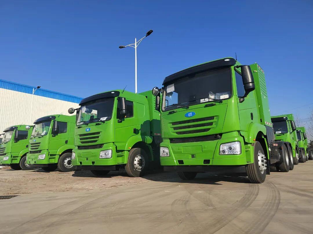 64輛氫能重卡.jpg