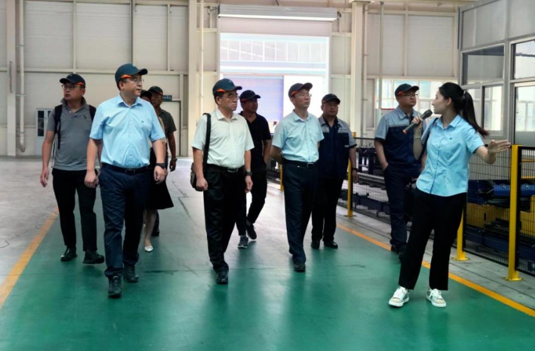 中遠(yuǎn)海運(yùn)到奧揚(yáng)科技參觀交流1.jpg