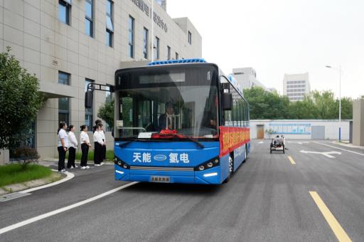 天能氫電大功率氫燃料電池系統(tǒng)“T1C-080B”成功裝車運(yùn)行!1.jpg